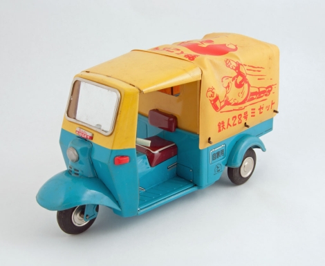 "Tetsujin 28—Daihatsu Midget"