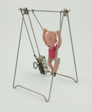Henry Acrobat Trapeze