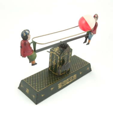 See-Saw Throwing Ball
