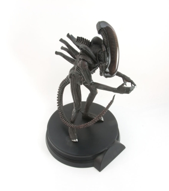 "Alien—Alien Signature Statue"