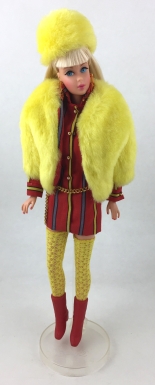 "Twist â€™N Turn Barbie (Blonde)"