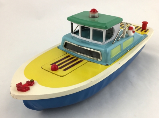 "Pleasure Boat—Canot d'Agrément"